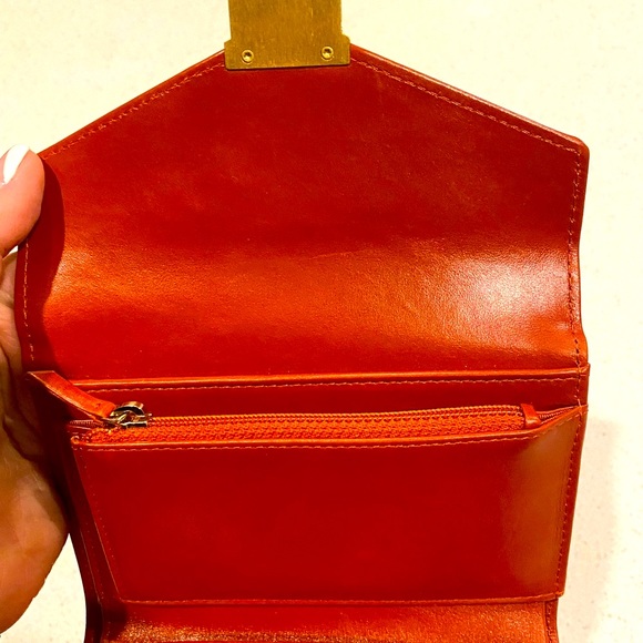 Limited edition CHANEL WALLET authenticity guaranteed. Medium size, Red color - Picture 3 of 8